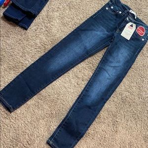 Levi’s 710 super Skinny Brand New